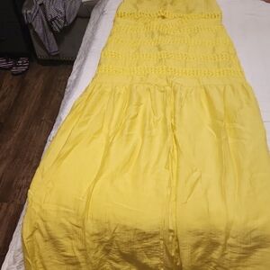 Yellow Maxi Dress L NEW. BEAUTIFUL